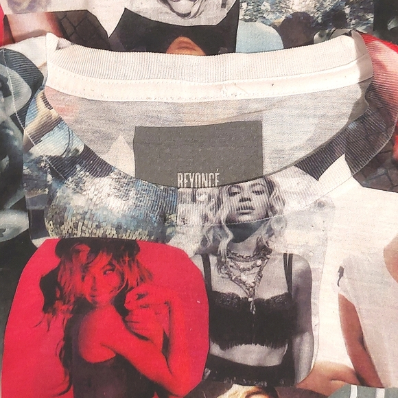 Beyoncé Women's Colorful Collage Print Short Sleeved Graphic T-shirt EUC Size M - Picture 9 of 10